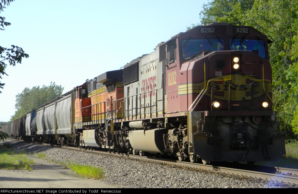 BNSF 8282